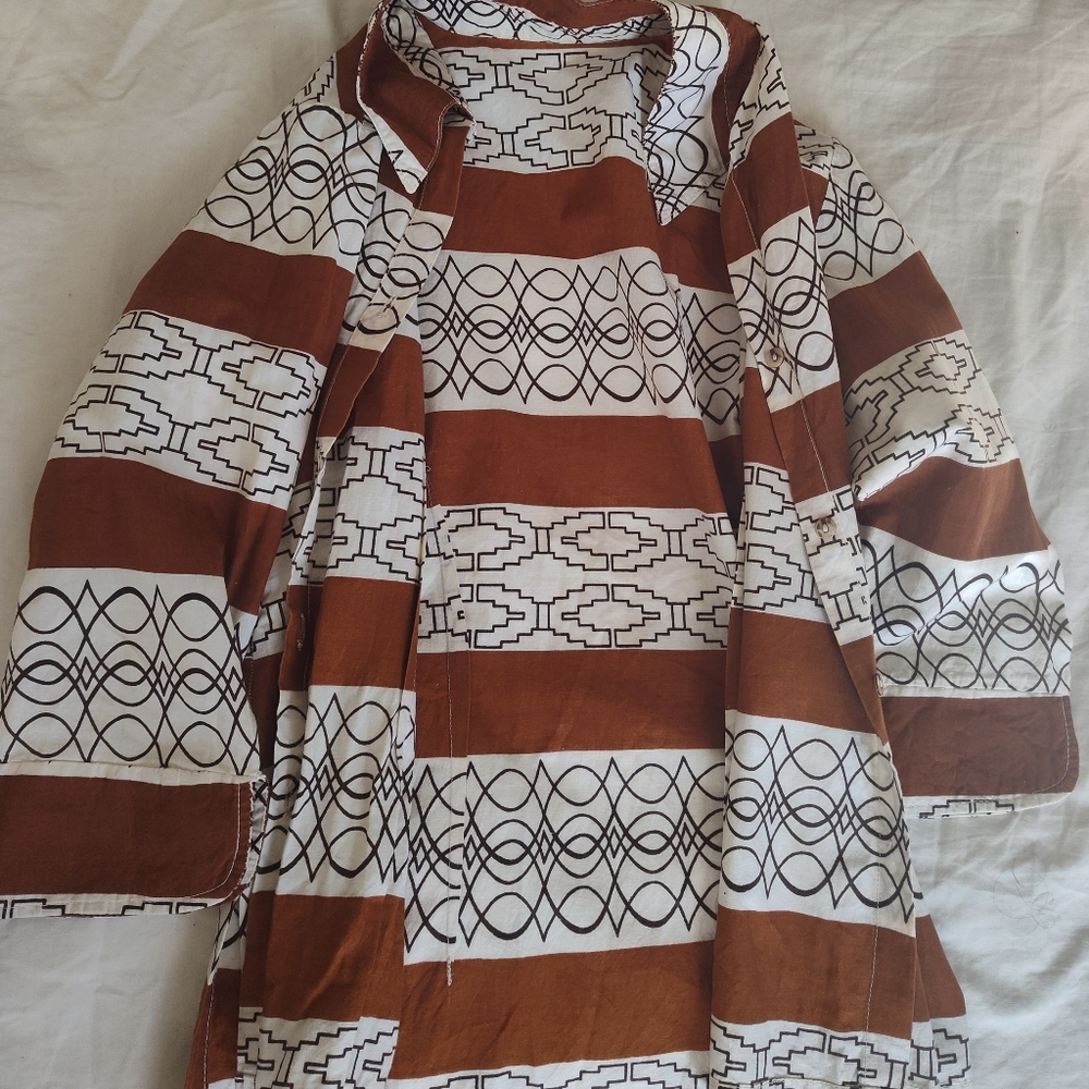 S Size Stylish Brown and White Women's Button-down Vintage Shirt
